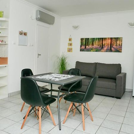 Cseresznyes Apartman เบเรคฟูร์ดู ภายนอก รูปภาพ