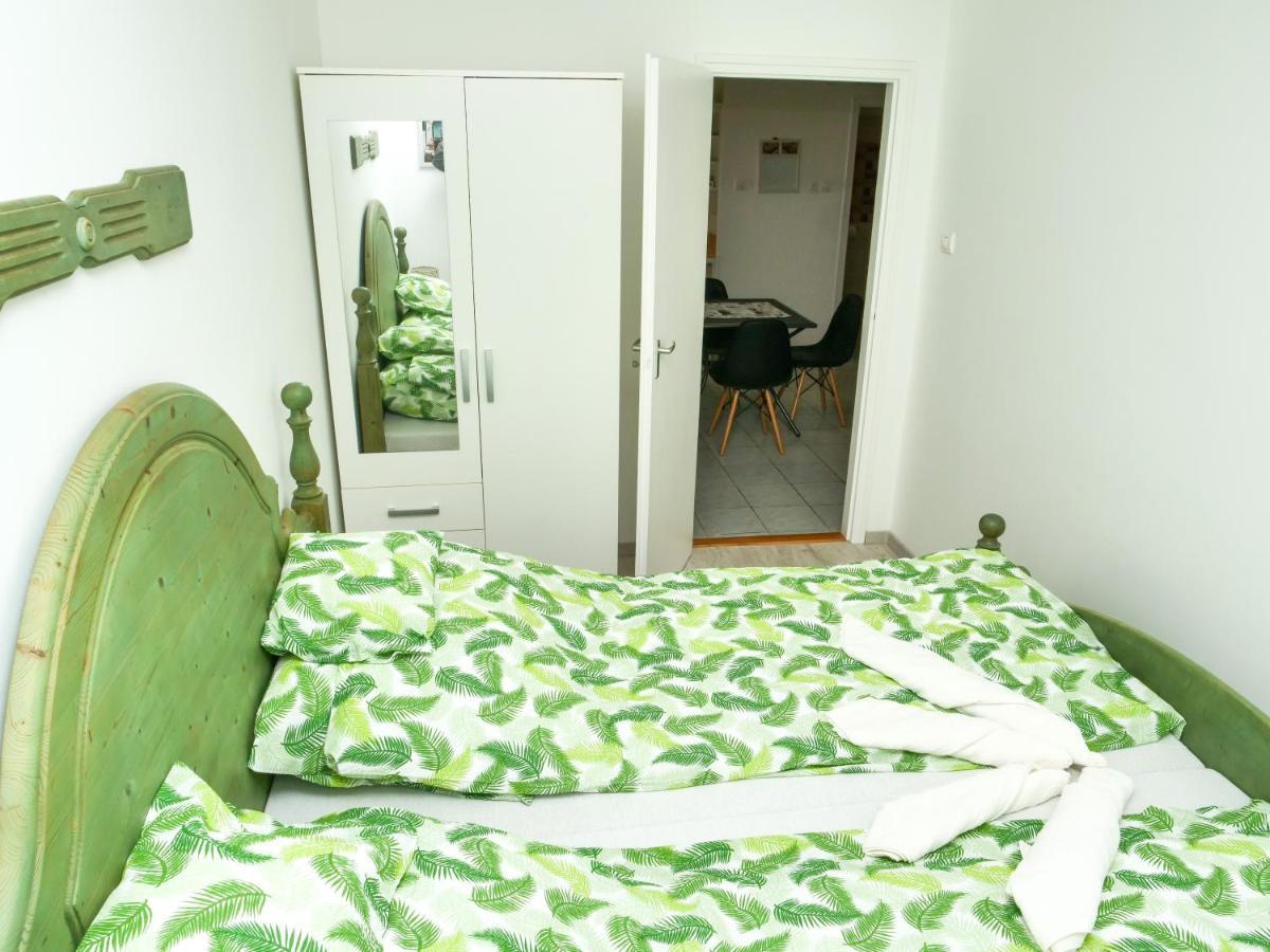Cseresznyes Apartman เบเรคฟูร์ดู ภายนอก รูปภาพ