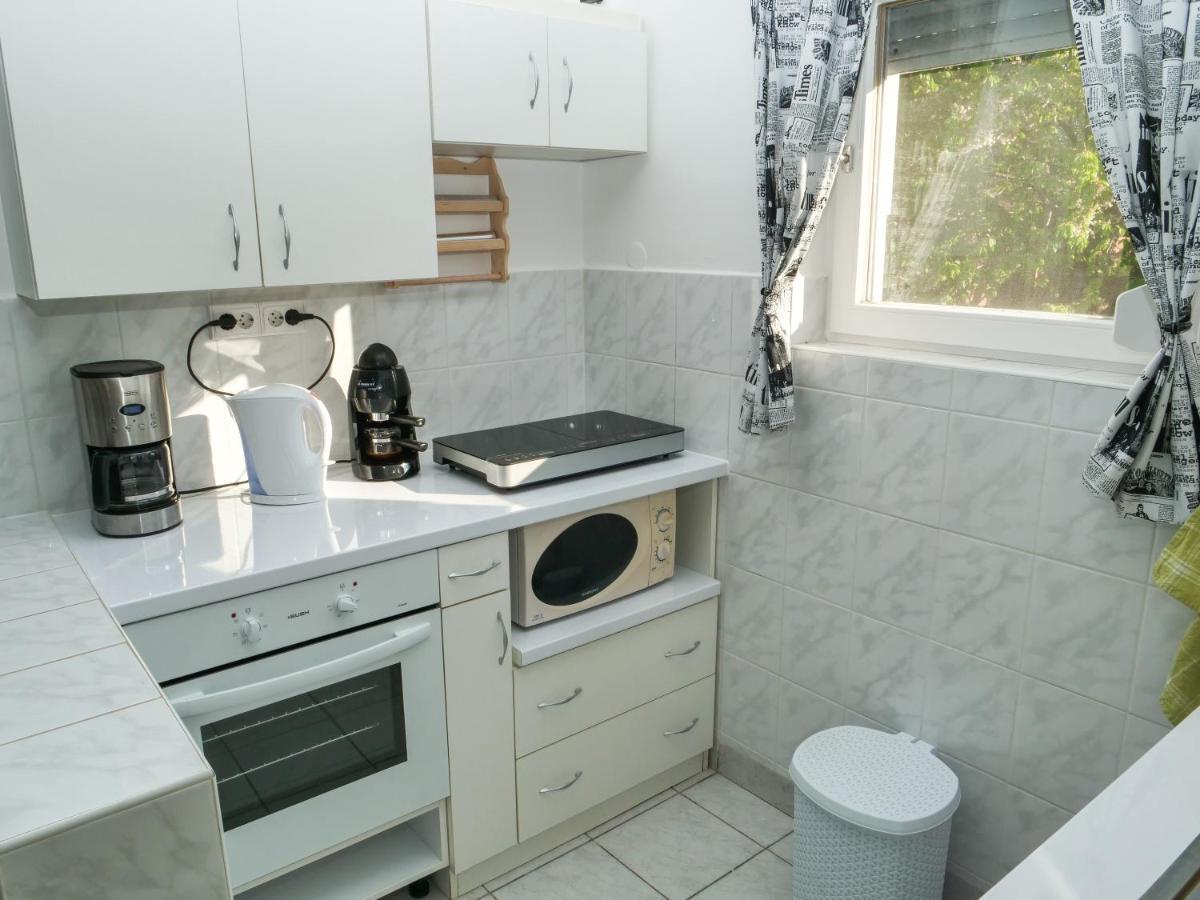 Cseresznyes Apartman เบเรคฟูร์ดู ภายนอก รูปภาพ